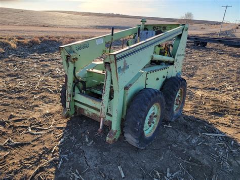 owatonna 1200 wheel skid steer